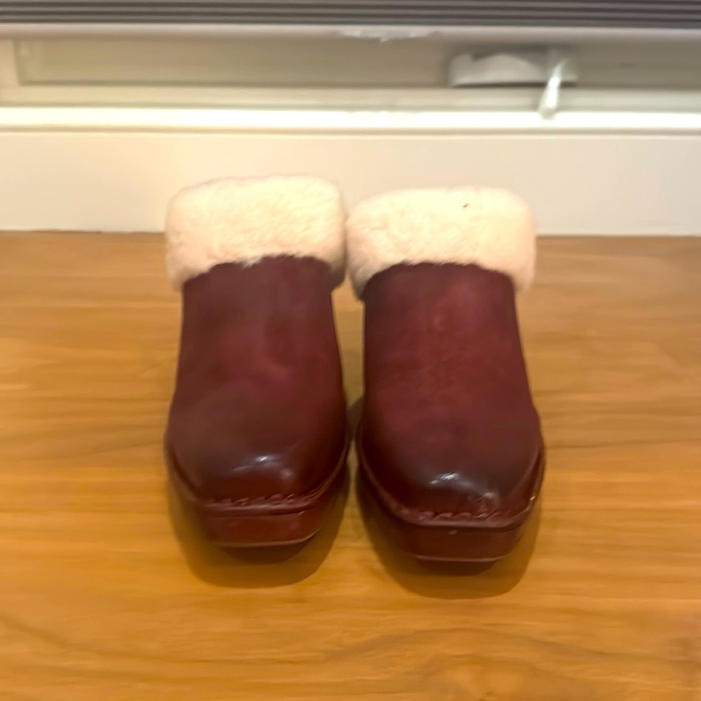 Born HOPE dark red distressed shearling combo mules, size 10 (Euro 42).